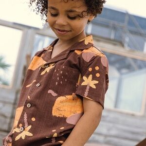 Ammehoela Brown Camp Short Button Boys Size 5-6